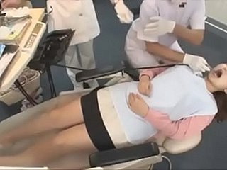 Japanse EP-02 onzichtbare suppliant in de tandheelkundige kliniek, patiënt stromen en geneukt, Feigning 02 van 02