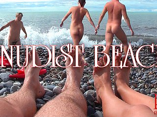 Nudist Margin - Pareja joven desnuda en la playa, pareja adolescente desnuda