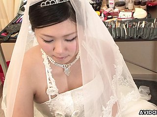 สีน้ำตาล emi koizumi ระยำในชุดแต่งงาน well-built