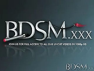 BDSM XXX Na?ve Girl uważa się za bezbronną