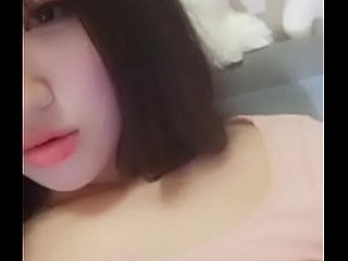 彼女のセクシーな体に触れる中国の10代