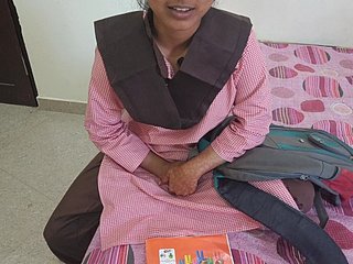 भारतीय देसी विलेज के छात्र पहली बार डॉगी स्टाइल की स्थिति में दर्दनाक सेक्स थे