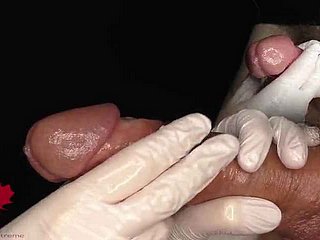 Examen médico de la uretra y la extracción de una ken de la muestra de esperma
