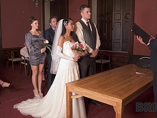 Killa Raketa arrangierte heißen Sex bei der Hochzeitszeremonie