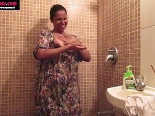 Amatorskie Indian Laski Sex Lily Masturbacja w prysznic